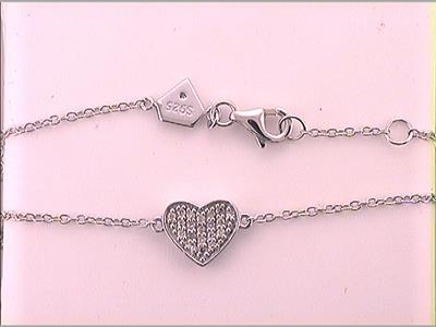 Sterling Silver Round Diamond Fashion Heart Bracelet 1/10 Cttw